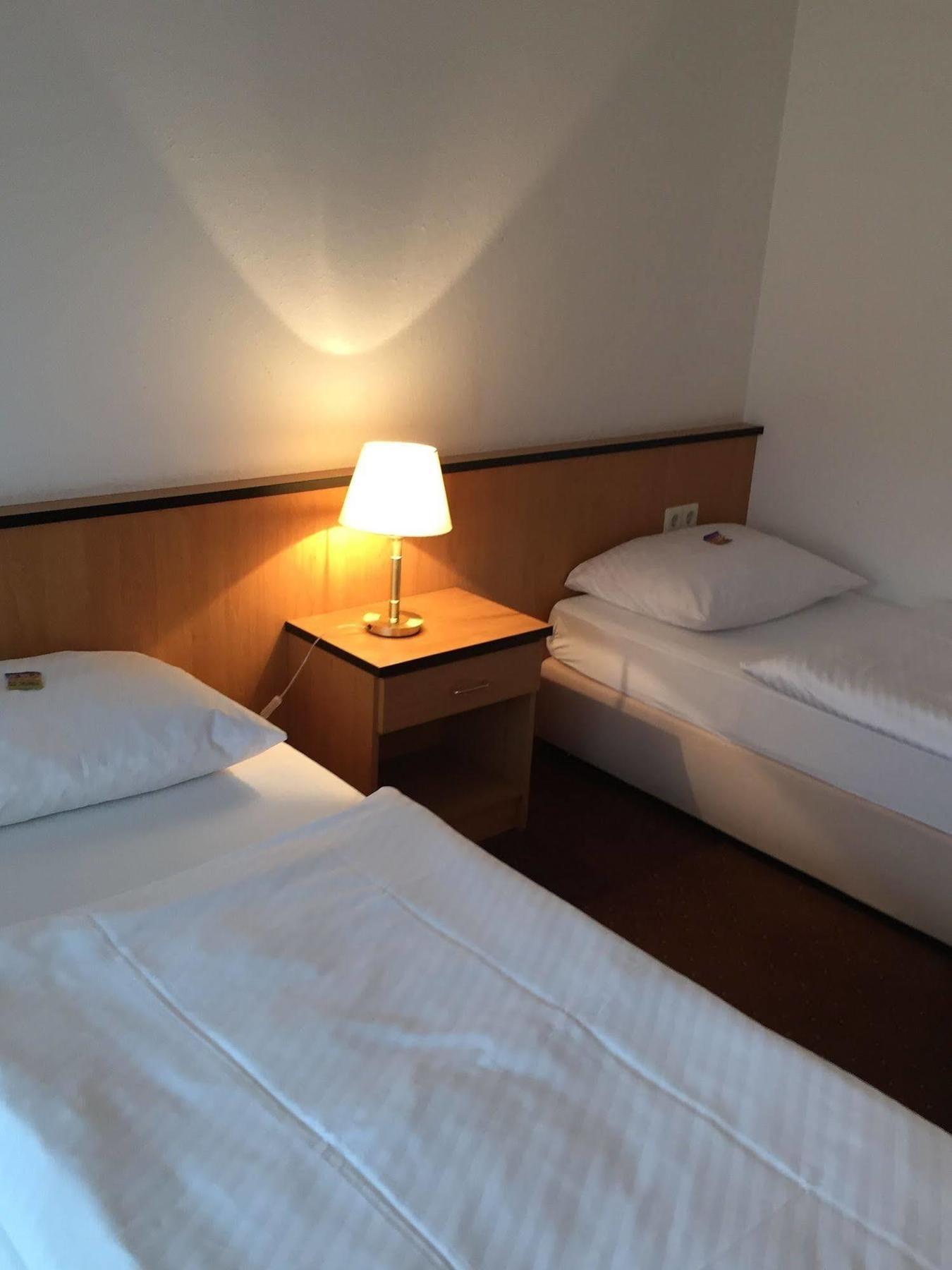 Airport-Hotel Stetten Leinfelden-Echterdingen Exteriör bild